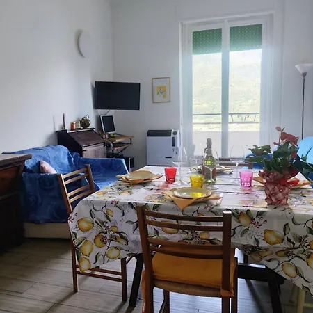 Apartament With Stunning View, Swimming Pool Valbrona