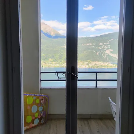 Apartament With Stunning View, Swimming Pool Valbrona