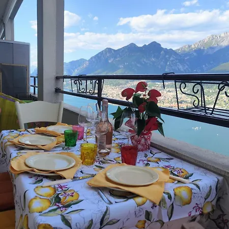With Stunning View, Swimming Pool Apartament *